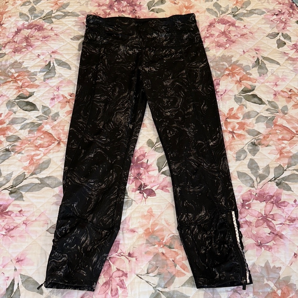 Size 6 Lululemon Crops